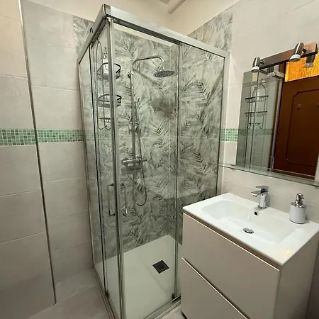 Wh - Appartamento Siccardi In Zona Residenziale Con Posto Auto Sanremo Exterior photo
