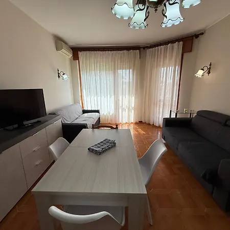 Wh - Appartamento Siccardi In Zona Residenziale Con Posto Auto Sanremo Exterior photo
